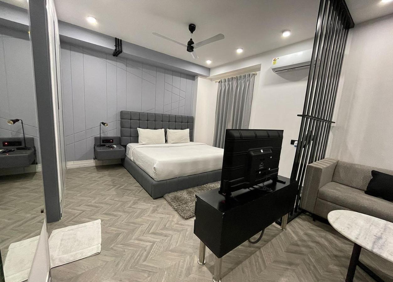 Bedchambers Serviced Apartments - Cyber City Гургаон Экстерьер фото