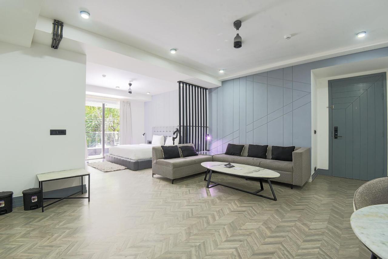 Bedchambers Serviced Apartments - Cyber City Гургаон Экстерьер фото