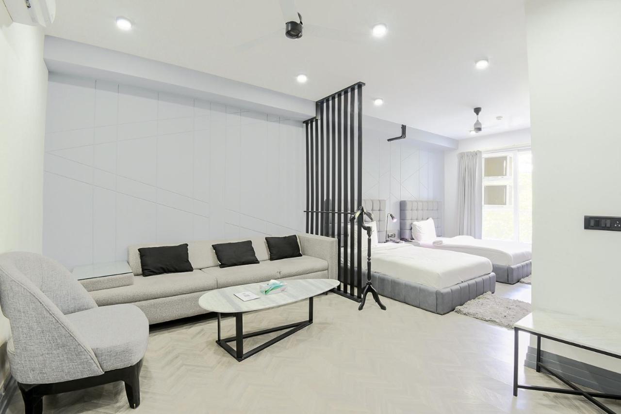Bedchambers Serviced Apartments - Cyber City Гургаон Экстерьер фото