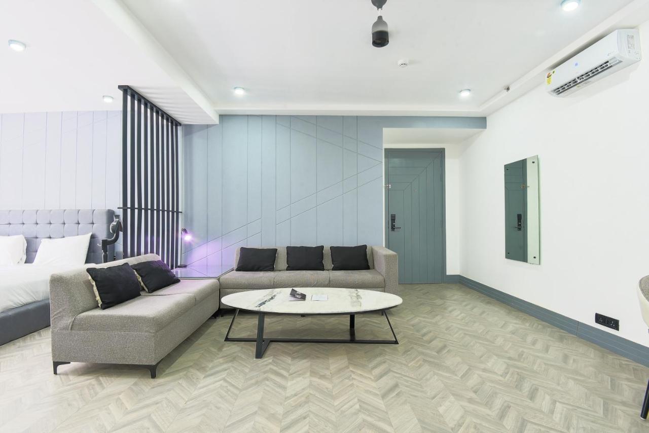 Bedchambers Serviced Apartments - Cyber City Гургаон Экстерьер фото