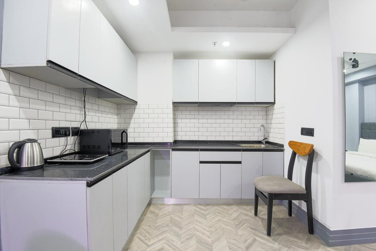 Bedchambers Serviced Apartments - Cyber City Гургаон Экстерьер фото
