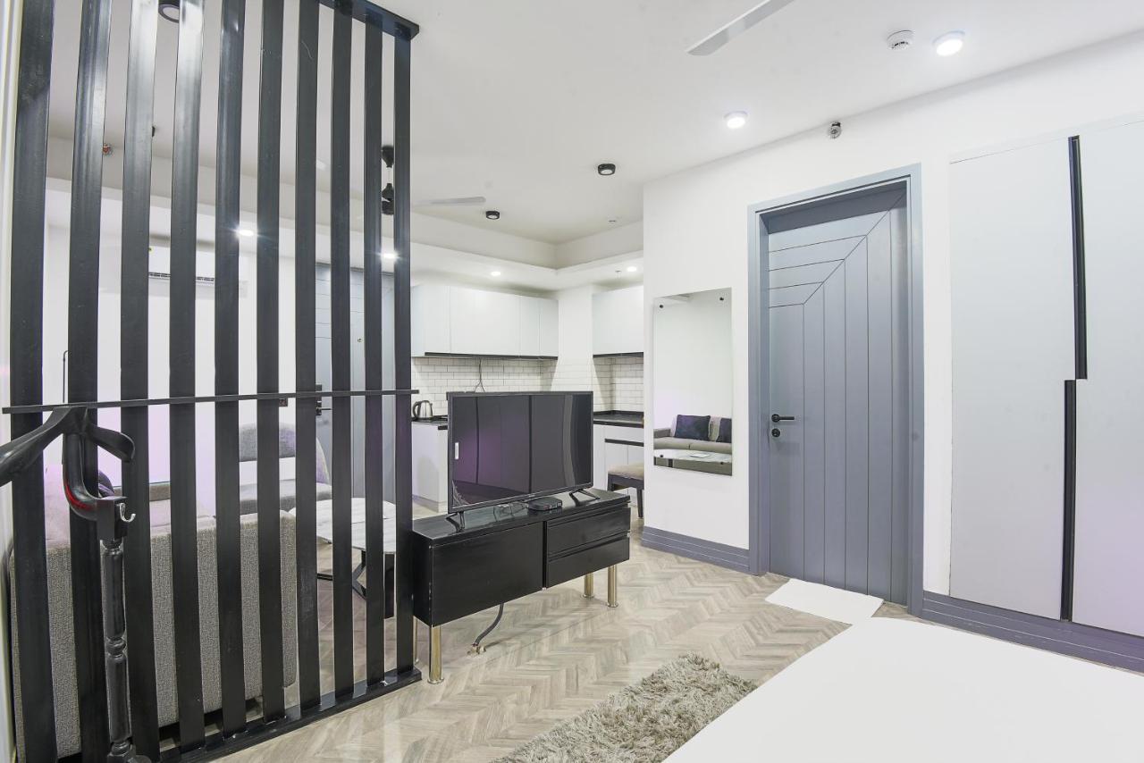 Bedchambers Serviced Apartments - Cyber City Гургаон Экстерьер фото