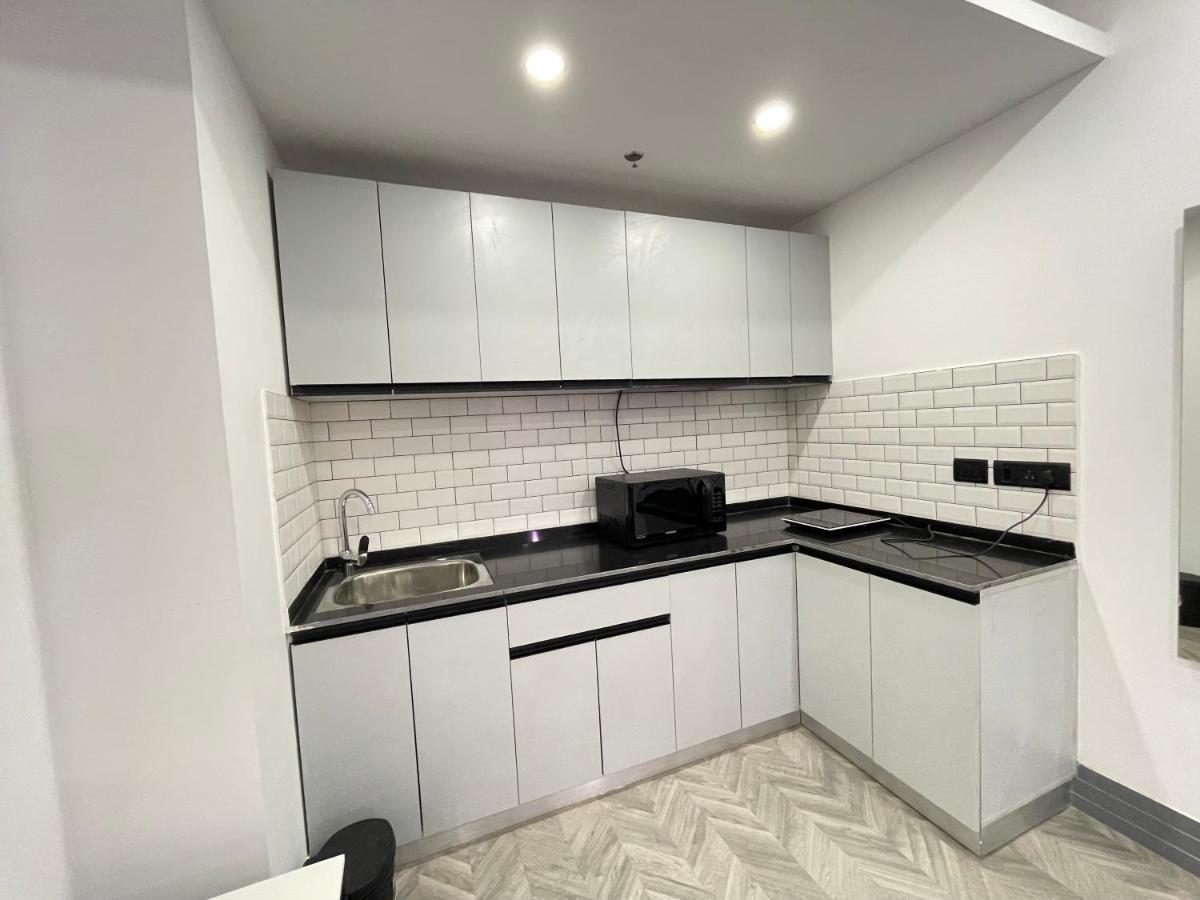 Bedchambers Serviced Apartments - Cyber City Гургаон Экстерьер фото